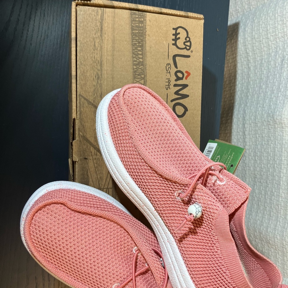 Lamo Coral Knit Casual Shoes